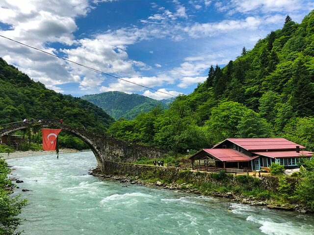 İkonik Karadeniz Yaylalar ve Batum Turu | 4 Gece Konaklamalı Uçaklı İstanbul Çıkışlı Kurban Bayramı Özel Ordu Başlar