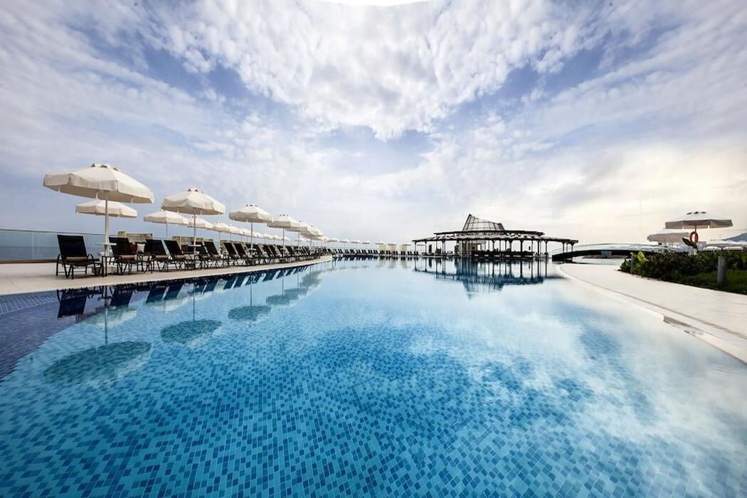 Elexus Hotel Resort Casino Spa