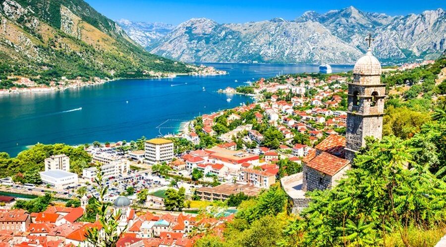 Balkan Güzelleri Ajet Havayolları ile Kosova Makedonya Turu