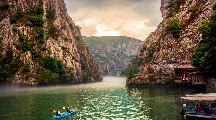 Balkan Güzelleri Ajet Havayolları ile Kosova Makedonya Turu
