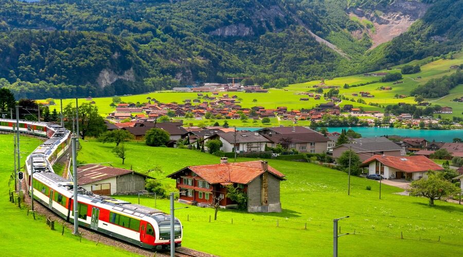 Sömestre Özel  Bernina Express ile Bir Avrupa Masalı Turu Pegasus Havayolları ile 7 Gece 8 Gün BGY-BGY IS001