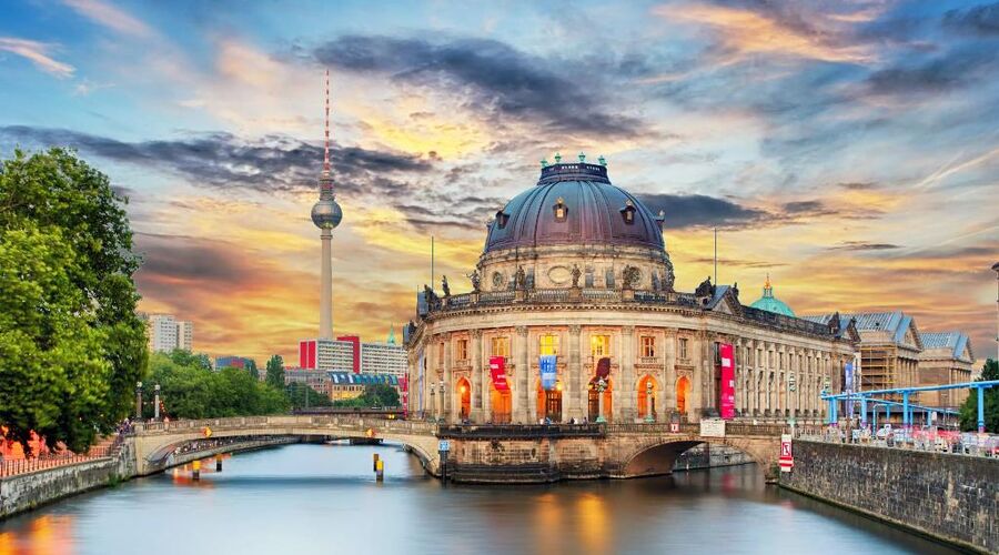 Kültür ve Tarihin İzinde Polonya & Almanya Turu THY İle Kurban Bayramı Özel 7 Gece 8 Gün 2026