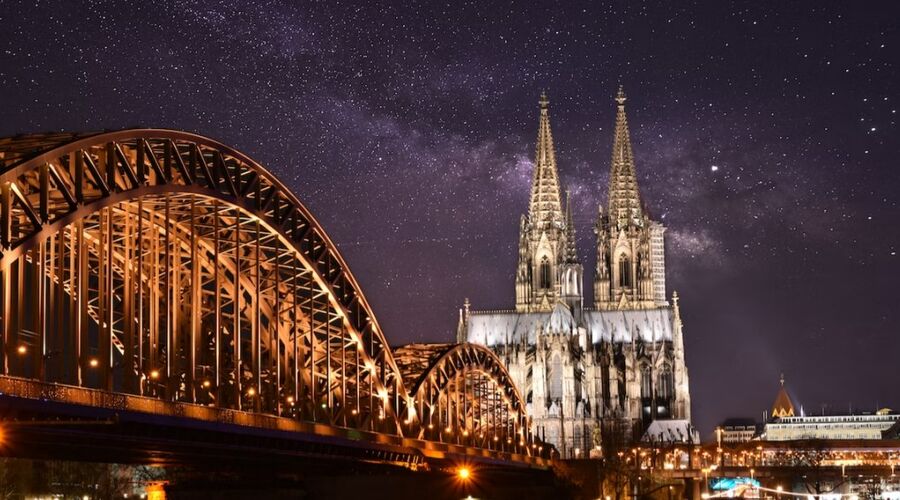 Görkemli Üçlü Benelüx – Fransa – Almanya (Düsseldorf, Reims ve Köln Şehir Turları Dahil)