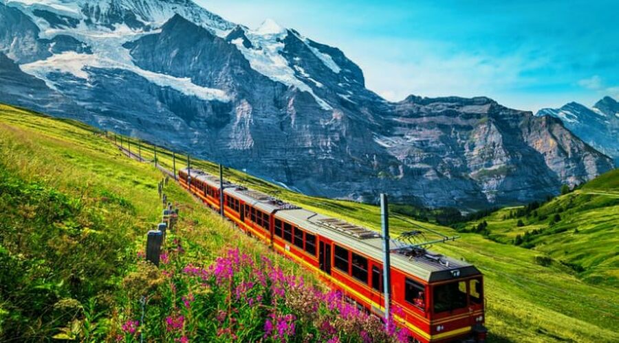 Ramazan Bayramı Özel İzmir Hareketli Görkemli Rüya Üçgeni Almanya & Fransa & İsviçre Turu SunExpress Havayolları ile 4 Gece ATS001